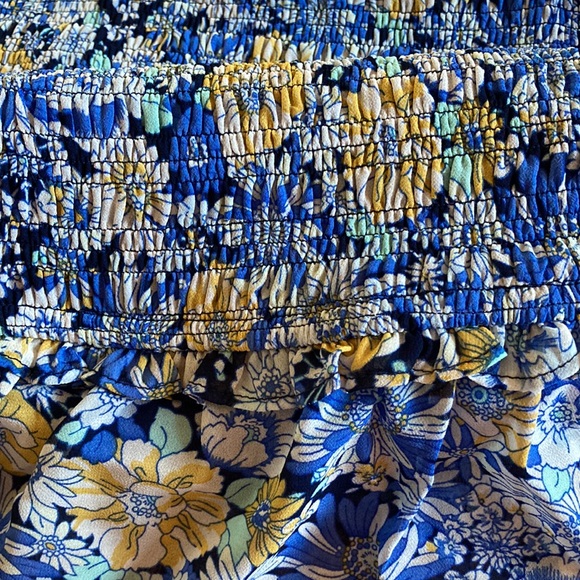 NWOT - ASTR THE LABEL January Floral-Print Flutter Sleeve Crop Top - Sz L - Picture 11 of 16